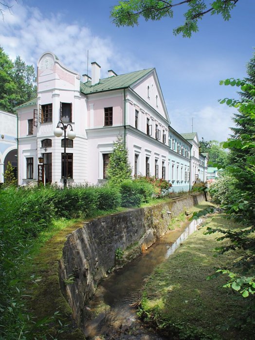 Widok na ośrodek Sanatorium Stare Łazienki Sanatorium Pod Jodłą